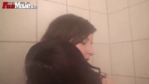 Fucking In The Shower lesbian